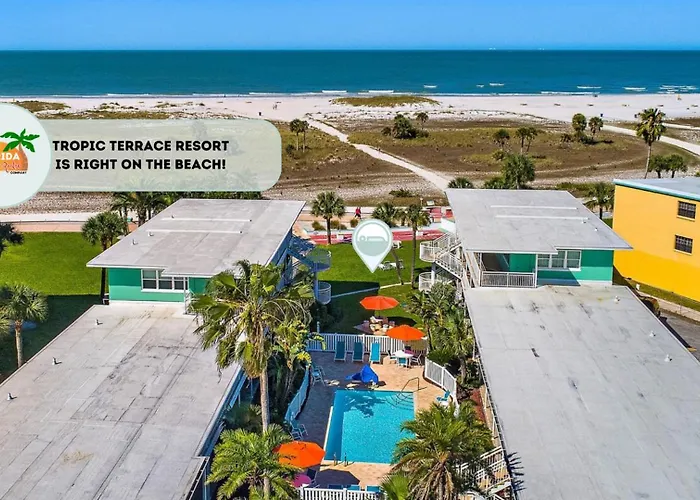 Tropic Terrace Suite #9 - Beachfront Resort