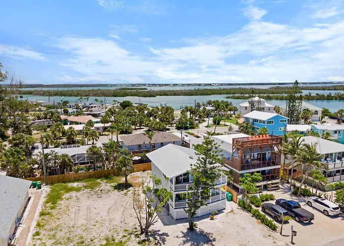 Steps To Sand - 2Br Beach Vibes + Bikes & Bbq