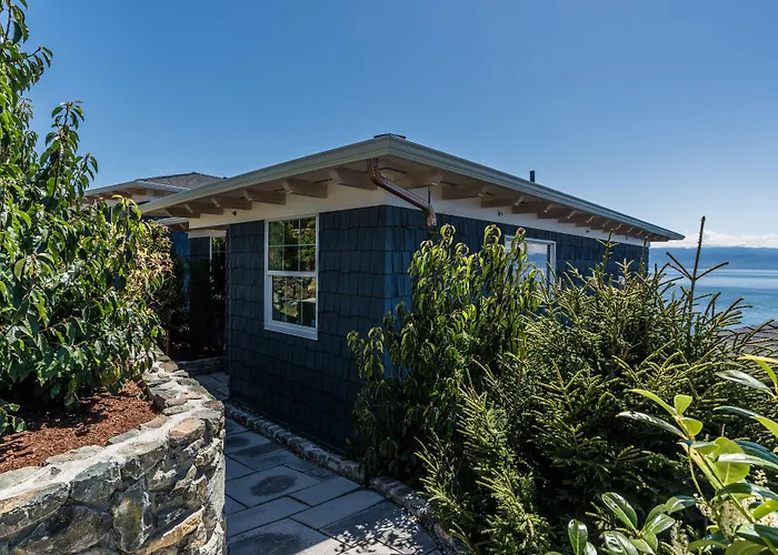 Sookepoint Ocean Cottage Resort