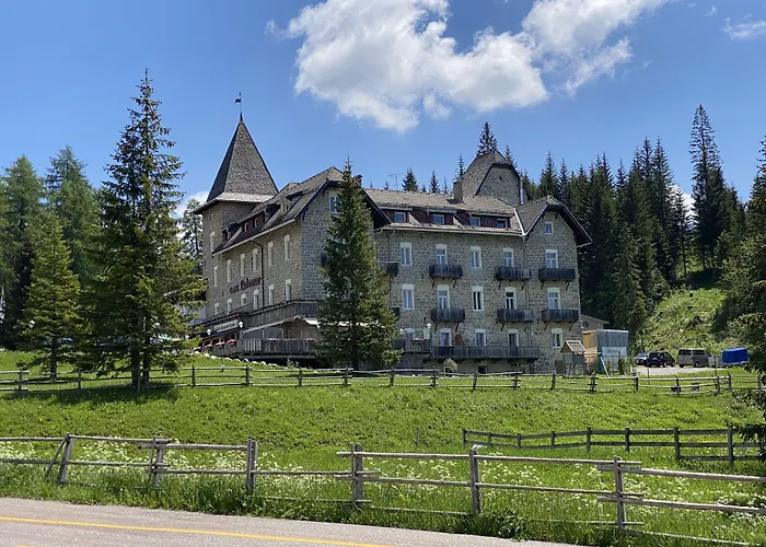 Hotel Castel Latemar Karersee