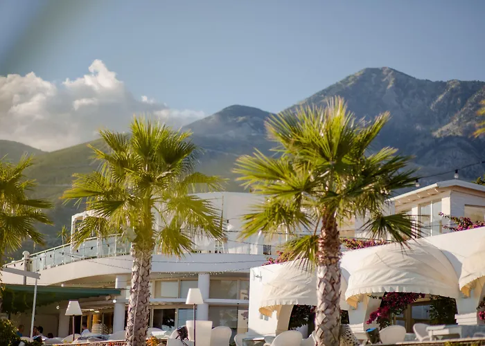 Drymades Inn Resort