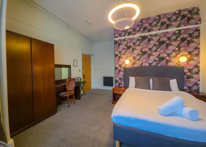 Lovat Hotel