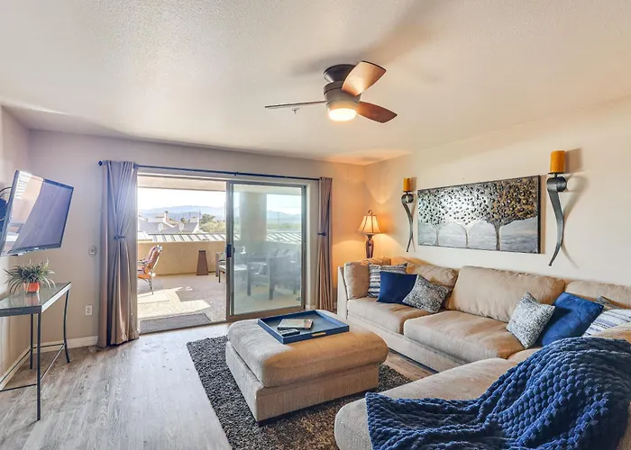 Walkable Waterfront Oasis W/ London Bridge Views!