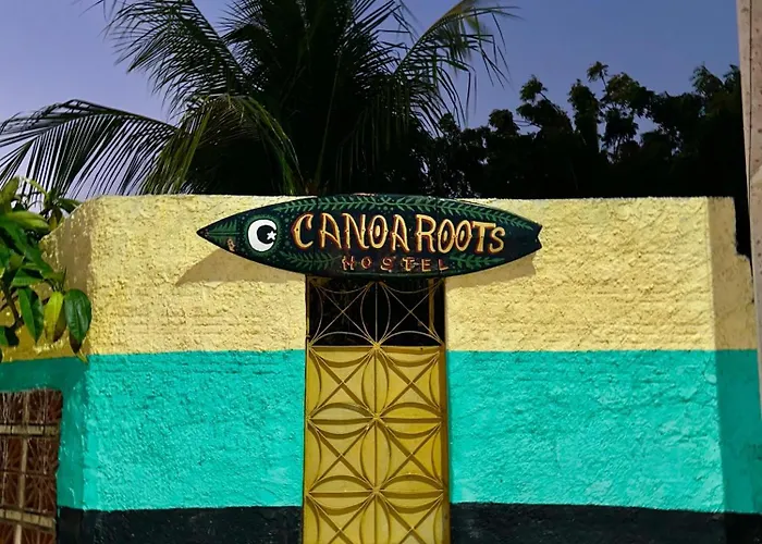 Canoa Roots Hostel & Camping