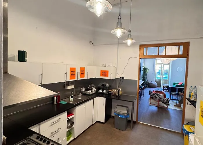 Bee Hostel