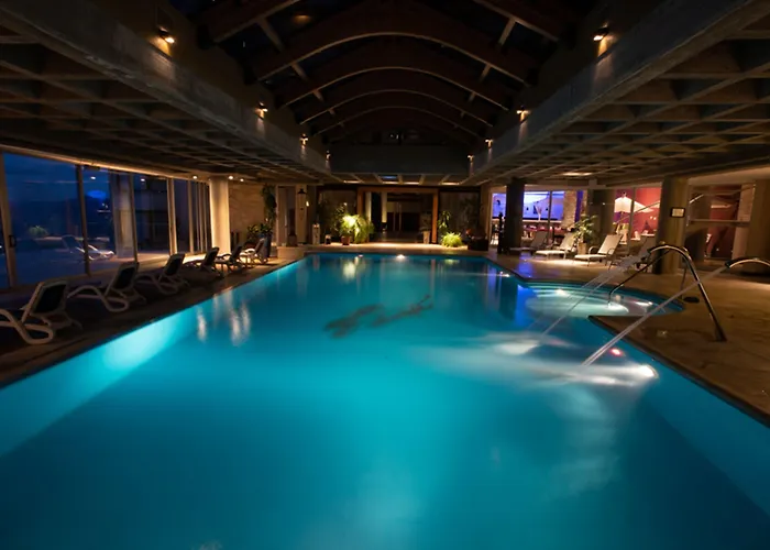 Cacique Inacayal Lake Hotel & Spa