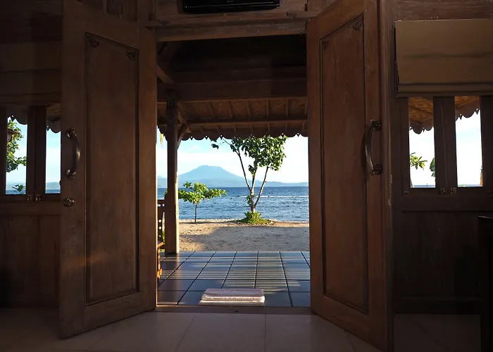 Blue Harbor Beachfront Villas & Resto