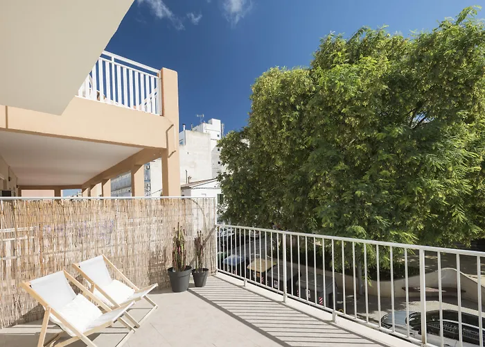 Forenna Hostel (Adults Only)