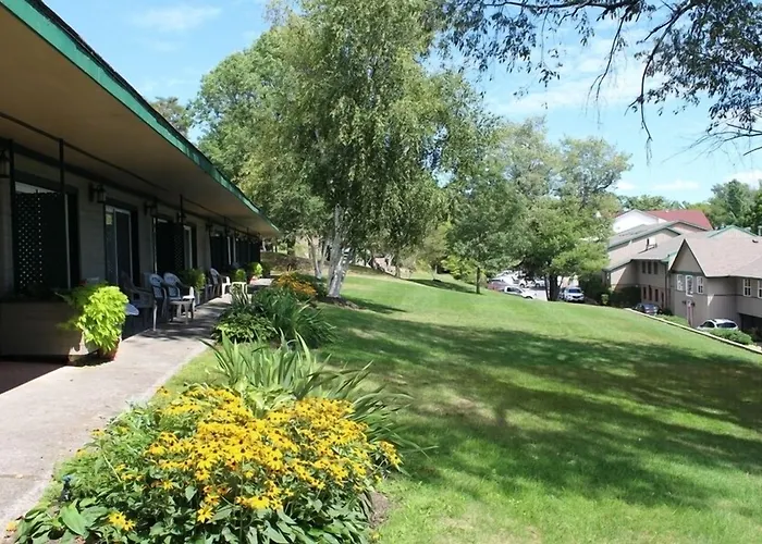 Glen House Resort