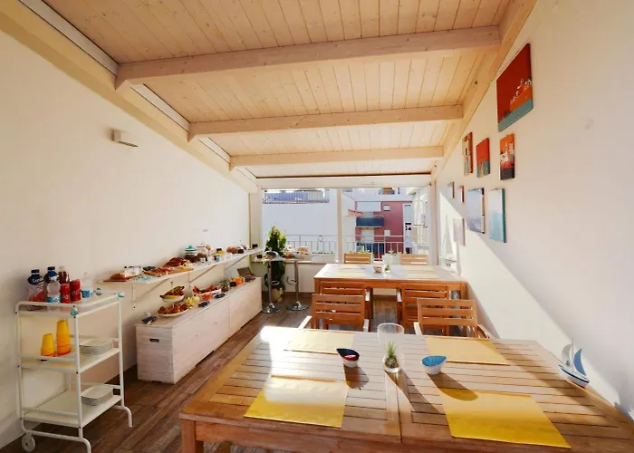 Miramed Rooms