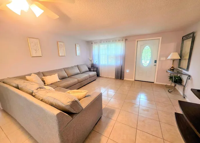 Apartment In Privet House Walk Distance To Beach
