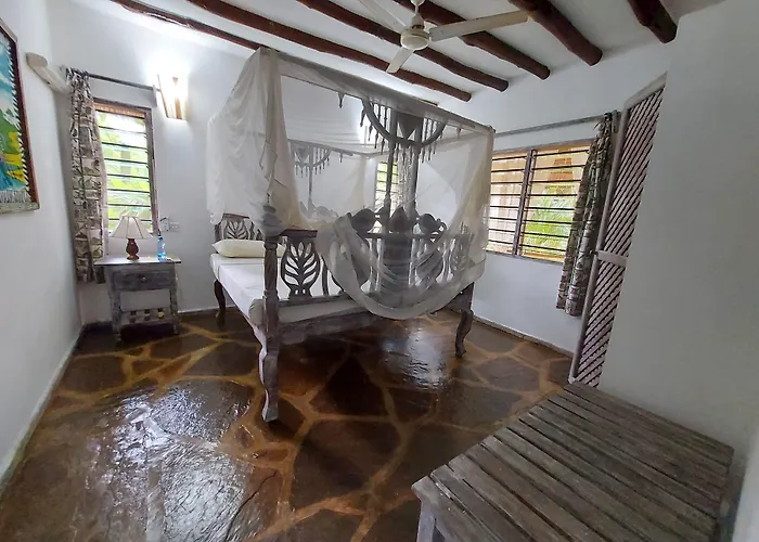 Marine Holiday House