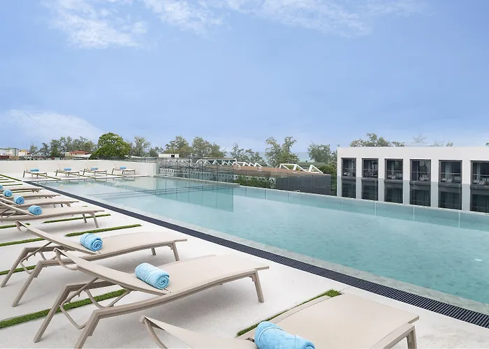 Jonox Phuket Karon Hotel