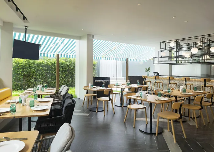 Jonox Phuket Karon Hotel