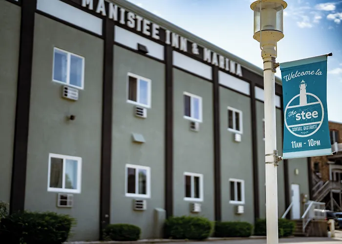 Manistee Inn & Marina