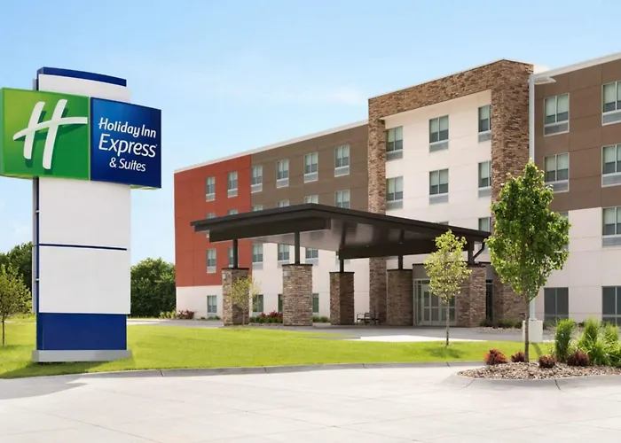 Holiday Inn Express & Suites Fresno Airport By Ihg