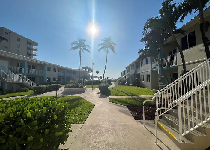 Gulfstream Manor