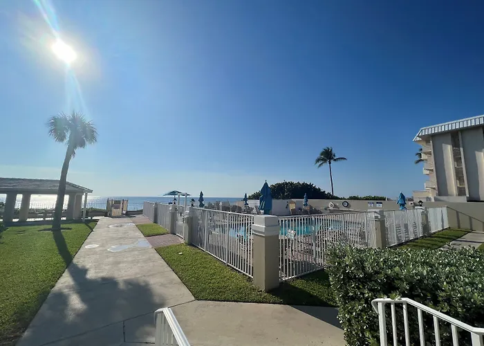 Gulfstream Manor