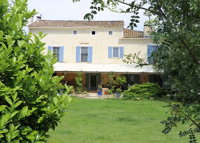 Le Mas des Cerisiers JACUZZI et SAUNA inclus pour tous les logements