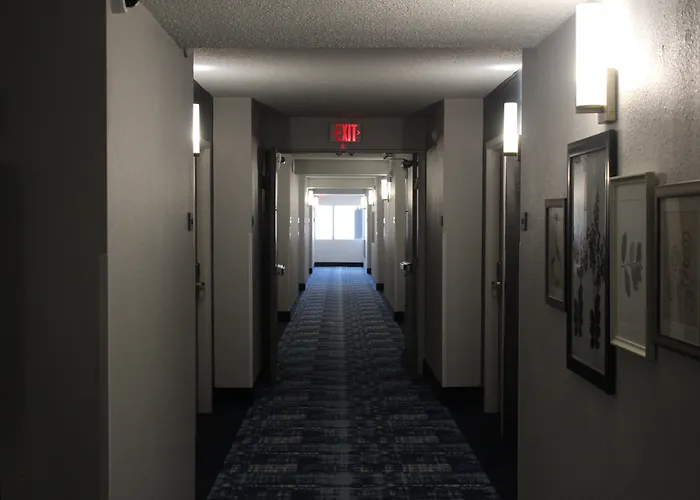 Country Inn & Suites By Radisson, Dunbar - Charleston