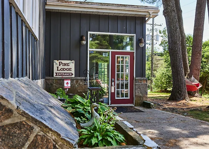 3 Pines Lodge Muskoka