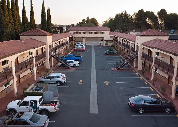 Travelodge Inn & Suites By Wyndham West Covina