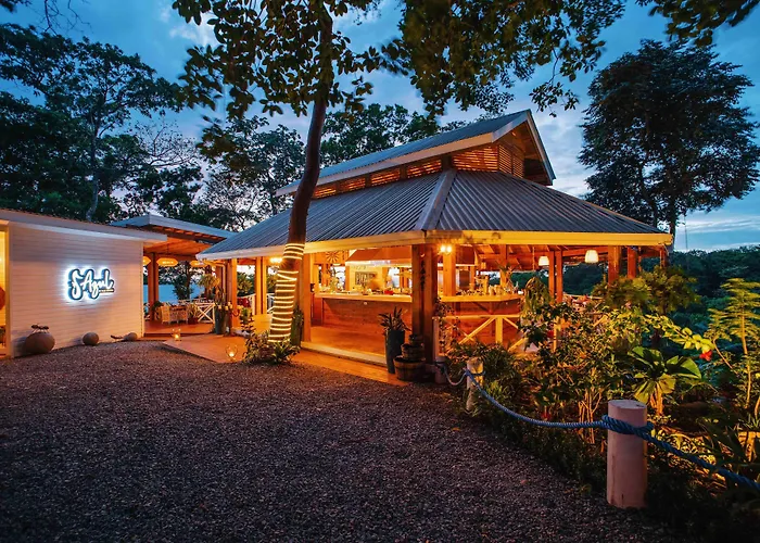 Blue Roatan Resort