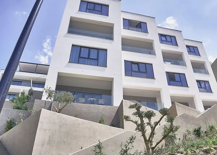 Azar Luxury Suites