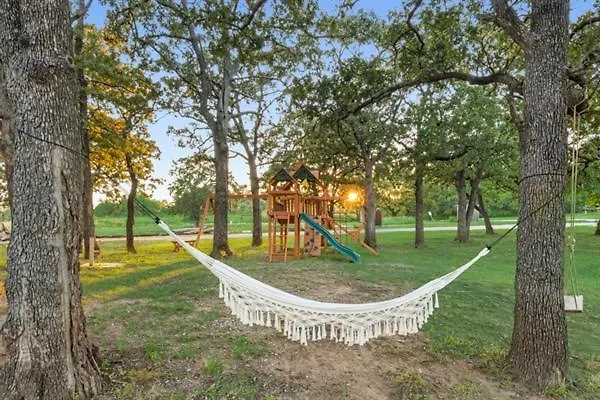 Spacious Wooden Suite #6 By The Lake At Texoma Shores Resort