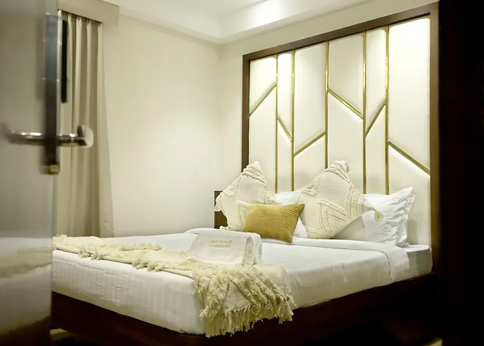 Hotel Grand Girdhar