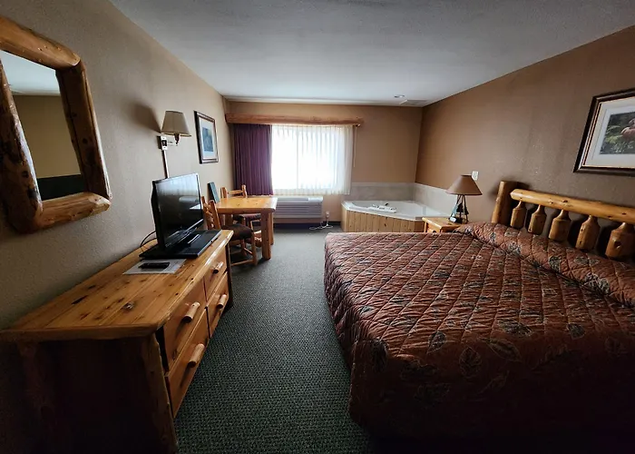 Pine Peaks Lodge And Suites