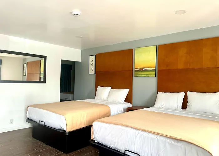 Oceanside Inn & Suites