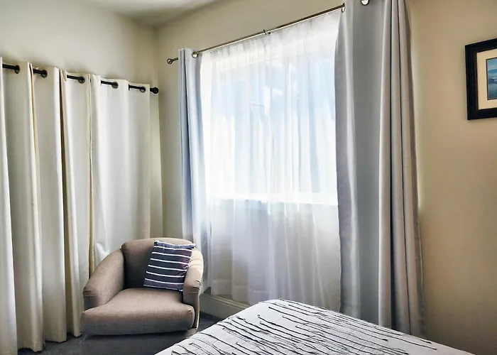Ocean Front Cottage! Dog Friendly! Sleeps Up To Four!