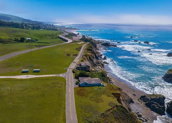 Seaside Elegance Oceanfront Escape With 3 Suites