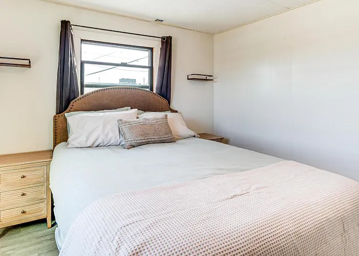 Walk To Beach & Harbor: Spacious Westport Apt!