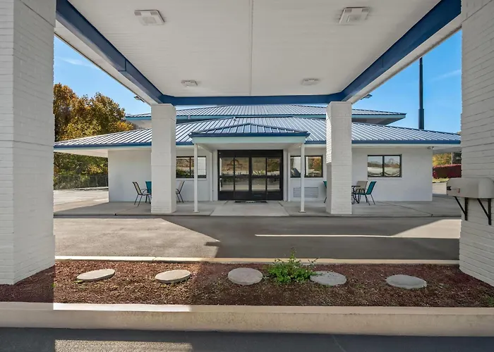 Days Inn By Wyndham Renfro Valley Mount Vernon