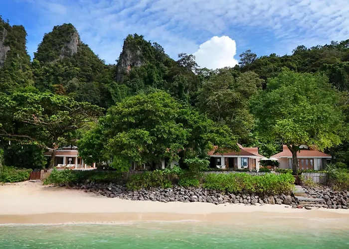 Villa Macaque And Villa Languor