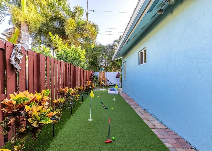 South Florida Spacious Oasis 4Br Retreat With 2 King Beds, Amazing Pool, Near Beaches