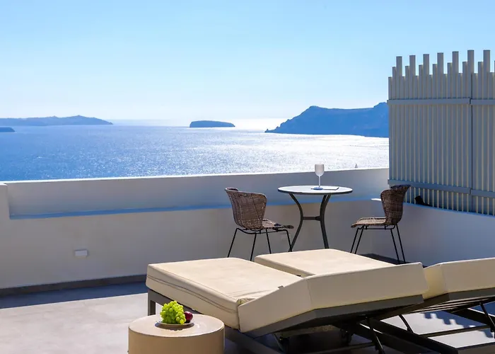 Oia Treasures Art Suites