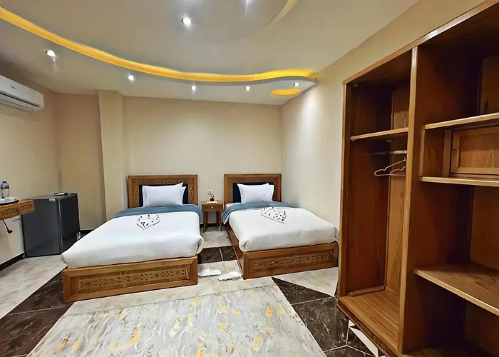 Pyramids Crypt Hotel