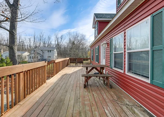 Private Beach & Sport Court! Home On Oneida Lake