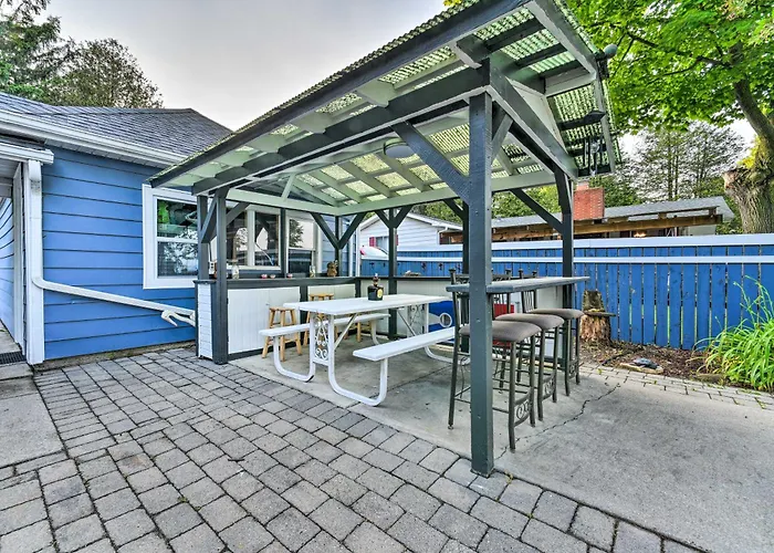 Waterfront Lake Huron Getaway: Private Beach!
