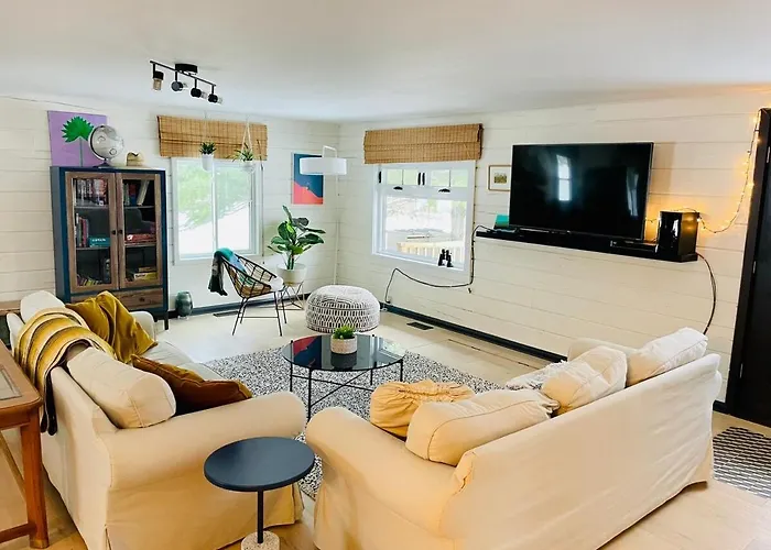 Prince Edward County Beachfront Retreat