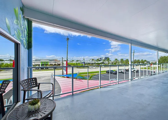 Chic Loft Retreat Near Port Canaveral -Unit 202