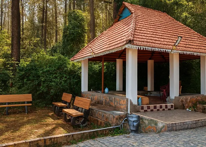 Holidayz By Stayz Royale In Yercaud - Misty Woody Stay