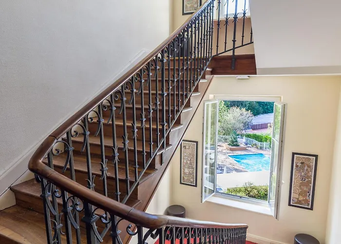 Auberge De Jeunesse Hi Brides-Les-Bains