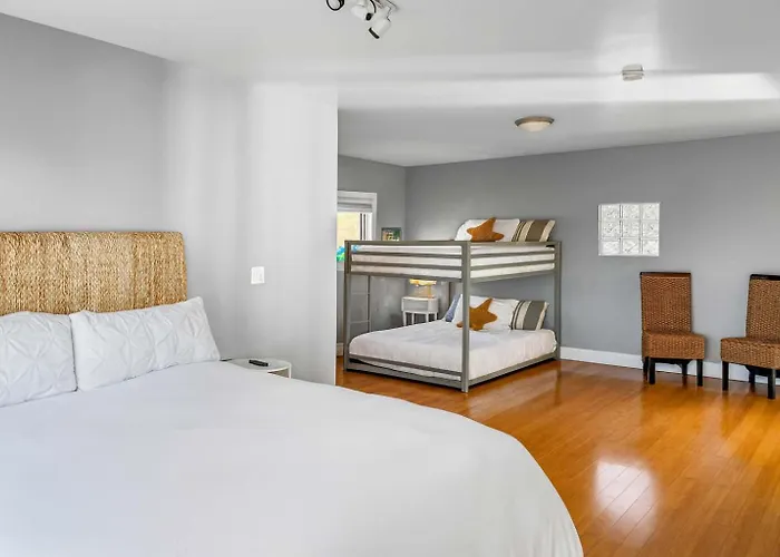 Seaside Elegance Oceanfront Escape With 3 Suites