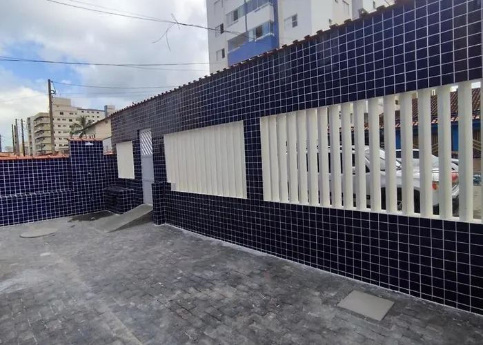Apartamento no Centro de Mongaguá, perto da praia e com ar condicionado !