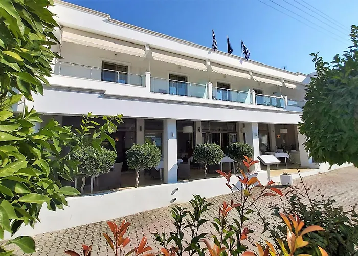 Akrogiali Exclusive Hotel (Adults Only)