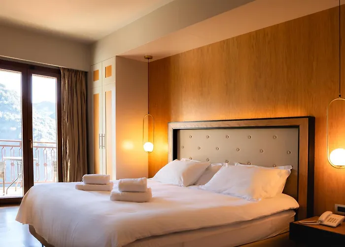 Lagadia 4 Seasons Hotel